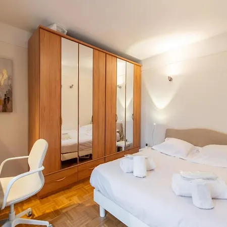 Apartment Bergers 2 - Cozy Near Eiffel Tower.