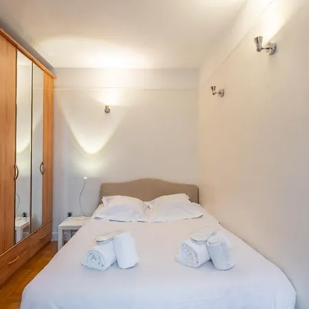Apartment Bergers 2 - Cozy Near Eiffel Tower. Paris