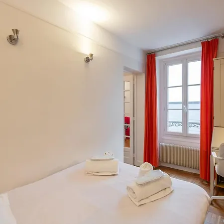 Apartment Bergers 2 - Cozy Near Eiffel Tower. *
